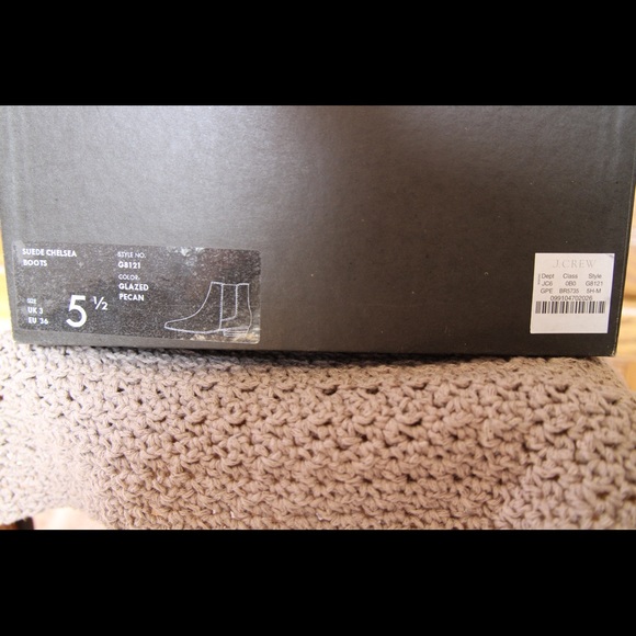 GUC J.Crew Brown Suede Chelsea Ankle Boots in women’s 5.5 with original box - Picture 2 of 7